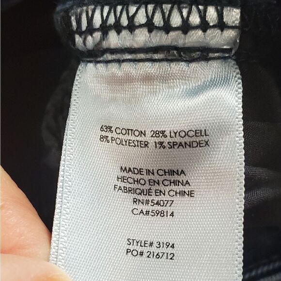 CAbi Curvy Skinny Jeans 3194 - Picture 9 of 9